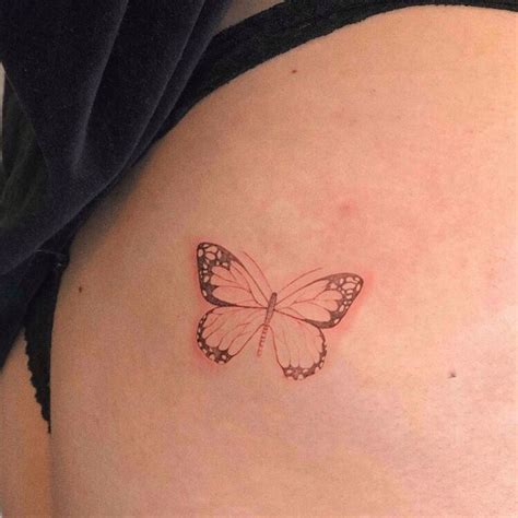 tatuajes de mariposas en el gluteo|Mariposas en el gluteo tatuaje